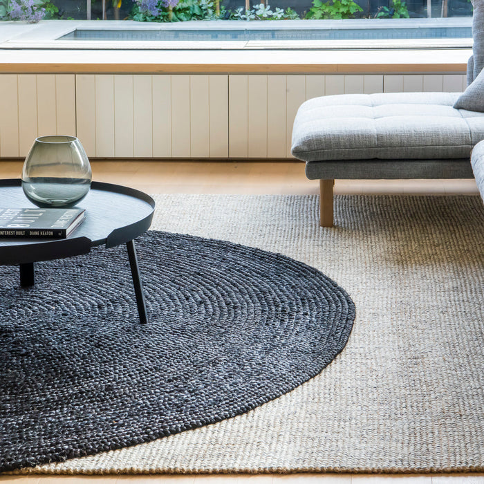 Carter rug with Black round