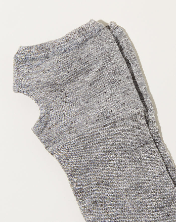 Nishiguchi Kutsushita Short Linen Arm Covers in Light Grey